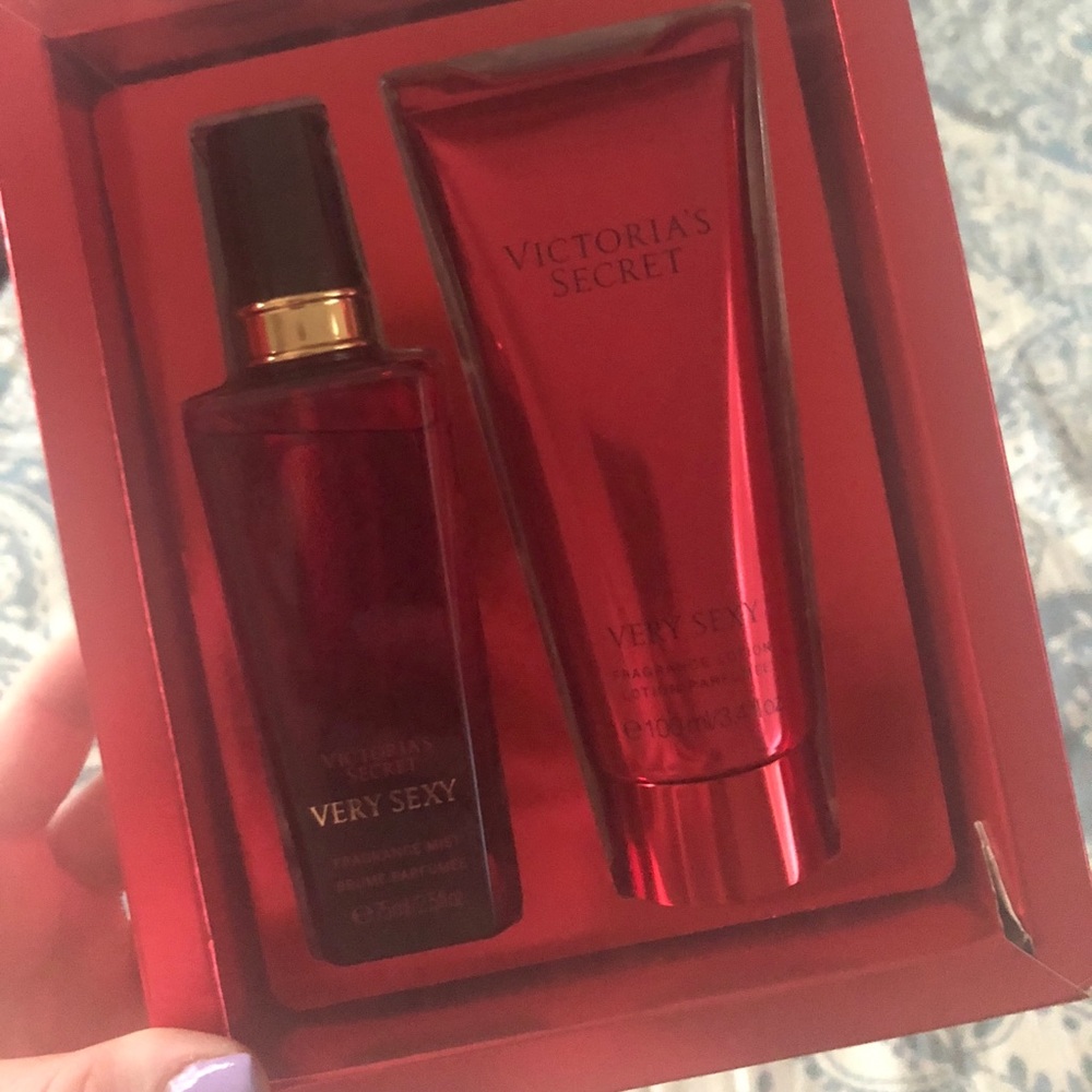 Victoria Secret Very Sexy Mist & Lotion Set